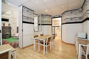 Feel Hostels City Center