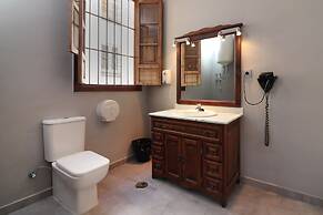 Feel Hostels City Center