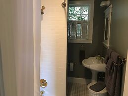 Charles Bass House Bed & Breakfast