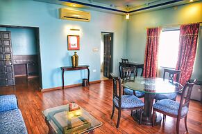 juSTa Lake Nahargarh Palace