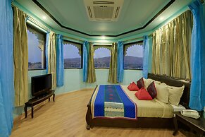 juSTa Lake Nahargarh Palace