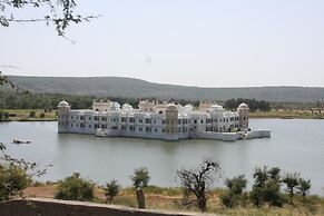 juSTa Lake Nahargarh Palace