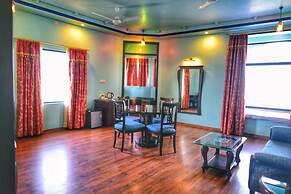 juSTa Lake Nahargarh Palace