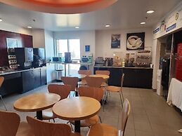 Motel 6 Moosomin, SK