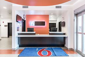 Motel 6 Moosomin, SK