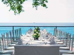 Pullman Phuket Arcadia Naithon Beach
