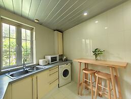 Ladoll Service Apartment