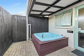 Birchwood Spa Motel