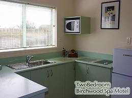 Birchwood Spa Motel