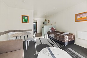 Birchwood Spa Motel