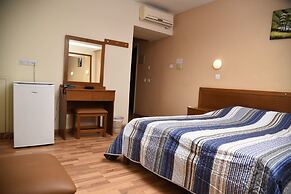 Elysso Hotel