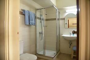 Elysso Hotel