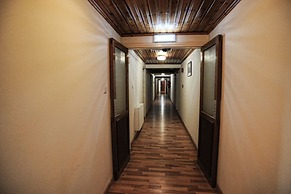 Elysso Hotel