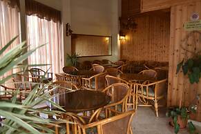 Elysso Hotel