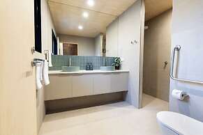 Ashmore Palms Holiday Village