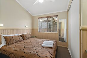 Ashmore Palms Holiday Village