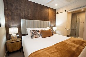 Ashmore Palms Holiday Village