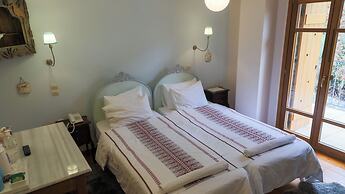 Hotel Papanikola
