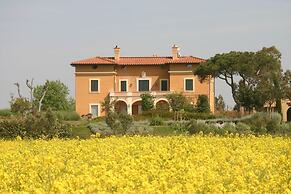 Casale di Tormaggiore Villa and Country Suites