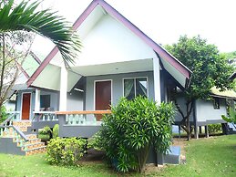 Lanta Palm Beach Resort