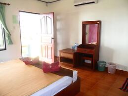 Lanta Palm Beach Resort