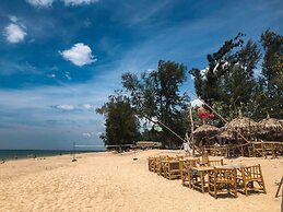 Lanta Palm Beach Resort