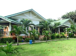 Lanta Palm Beach Resort