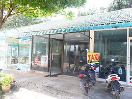 Lanta Palm Beach Resort