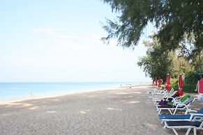 Lanta Palm Beach Resort