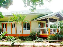 Lanta Palm Beach Resort