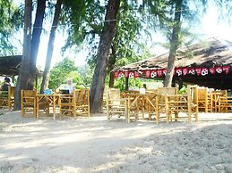 Lanta Palm Beach Resort