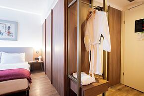 FortyPlusOne Hotel