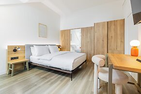 FortyPlusOne Hotel