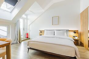 FortyPlusOne Hotel