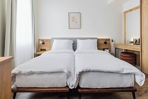 FortyPlusOne Hotel