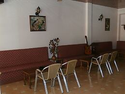 River Studios & Apartments