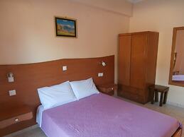 River Studios & Apartments