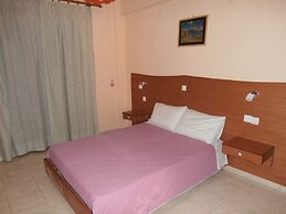 River Studios & Apartments