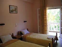 River Studios & Apartments