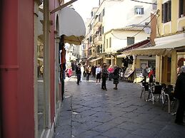 River Studios & Apartments