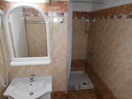 River Studios & Apartments