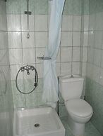 River Studios & Apartments