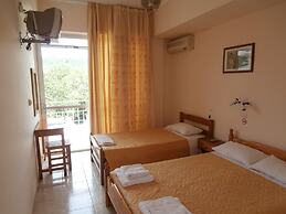 River Studios & Apartments