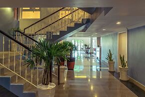 Frangipani Royal Palace Hotel