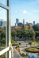 Frangipani Royal Palace Hotel