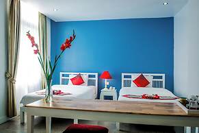 Frangipani Royal Palace Hotel