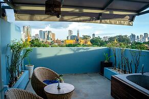 Frangipani Royal Palace Hotel