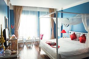 Frangipani Royal Palace Hotel