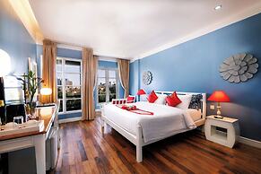 Frangipani Royal Palace Hotel