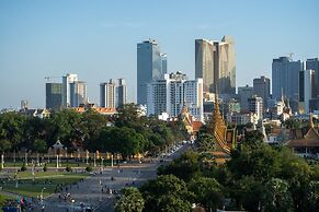 Frangipani Royal Palace Hotel